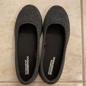 Sketchers GOGA MAX , size 7.5, dark grey